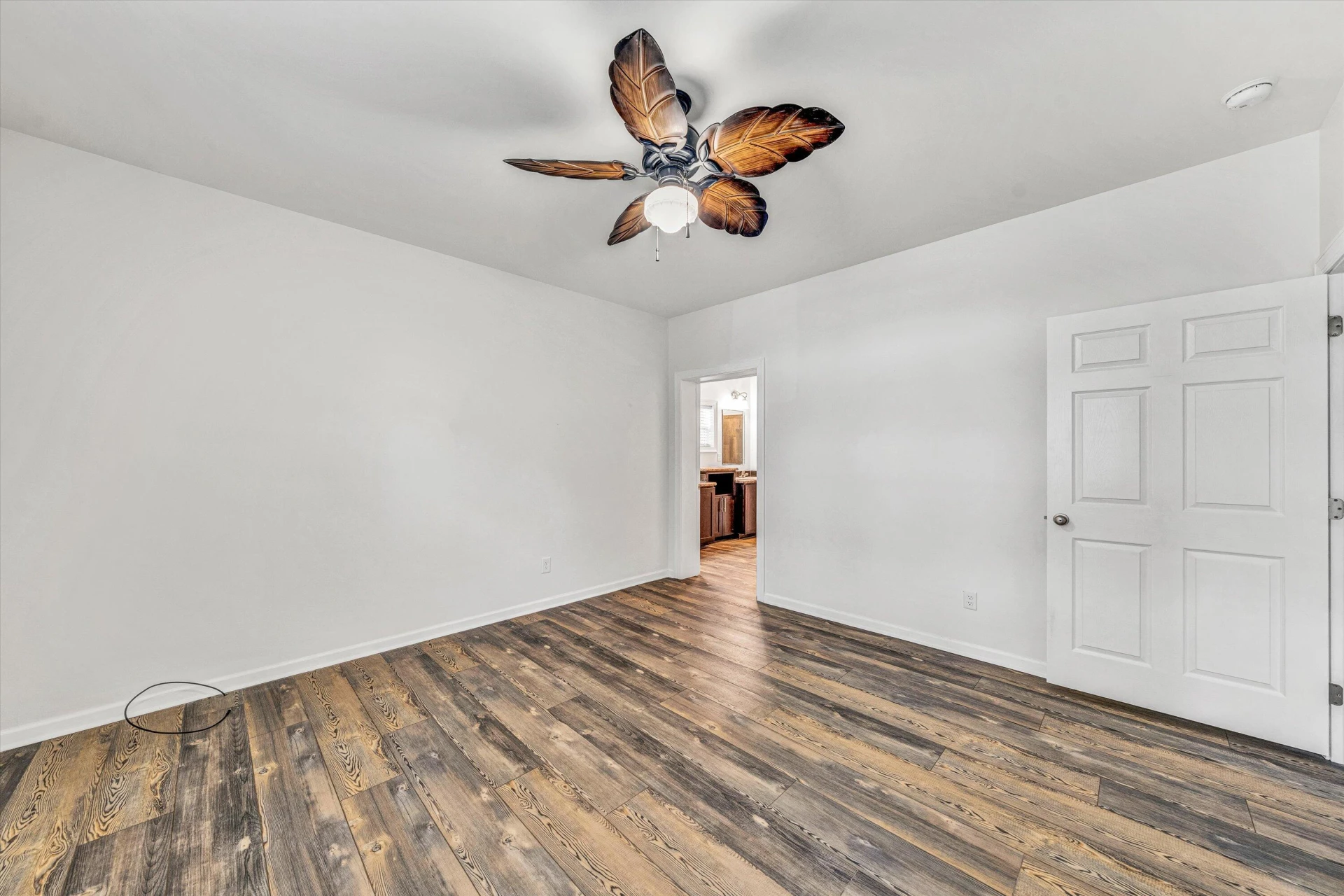 219 Emerald Point - Photo 24