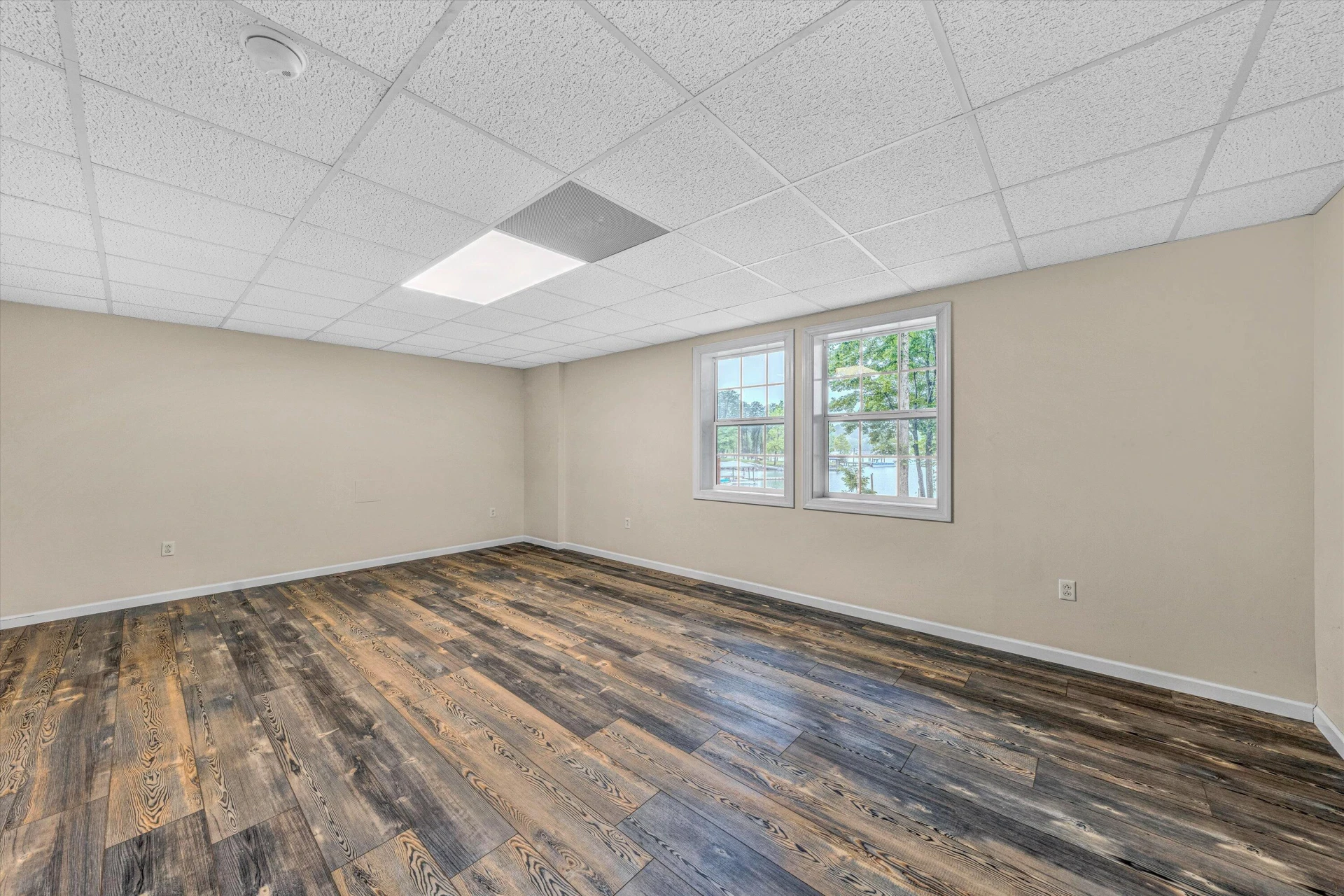 219 Emerald Point - Photo 32