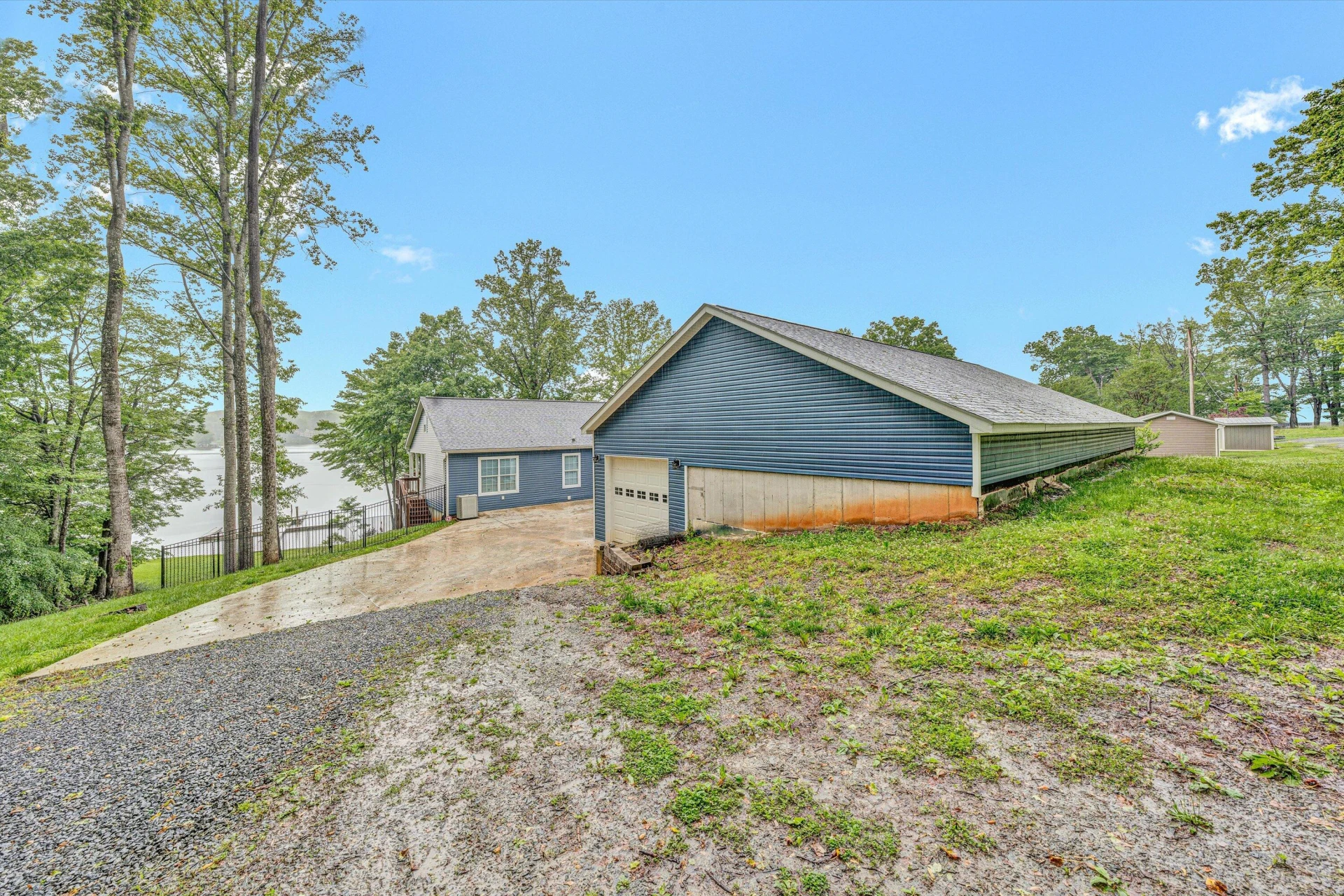 219 Emerald Point - Photo 4