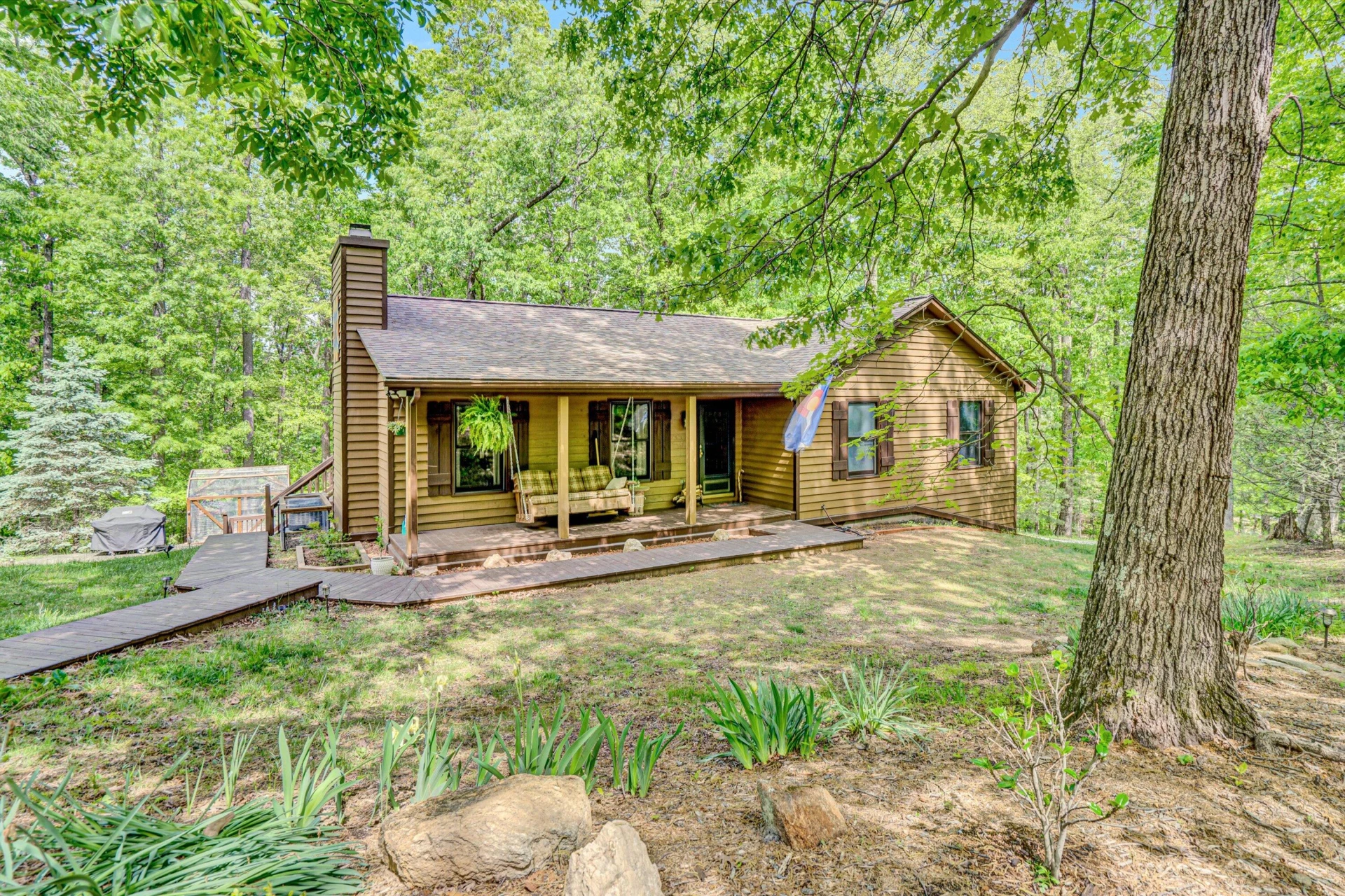 1033 Hickory Falls RD - Photo 2