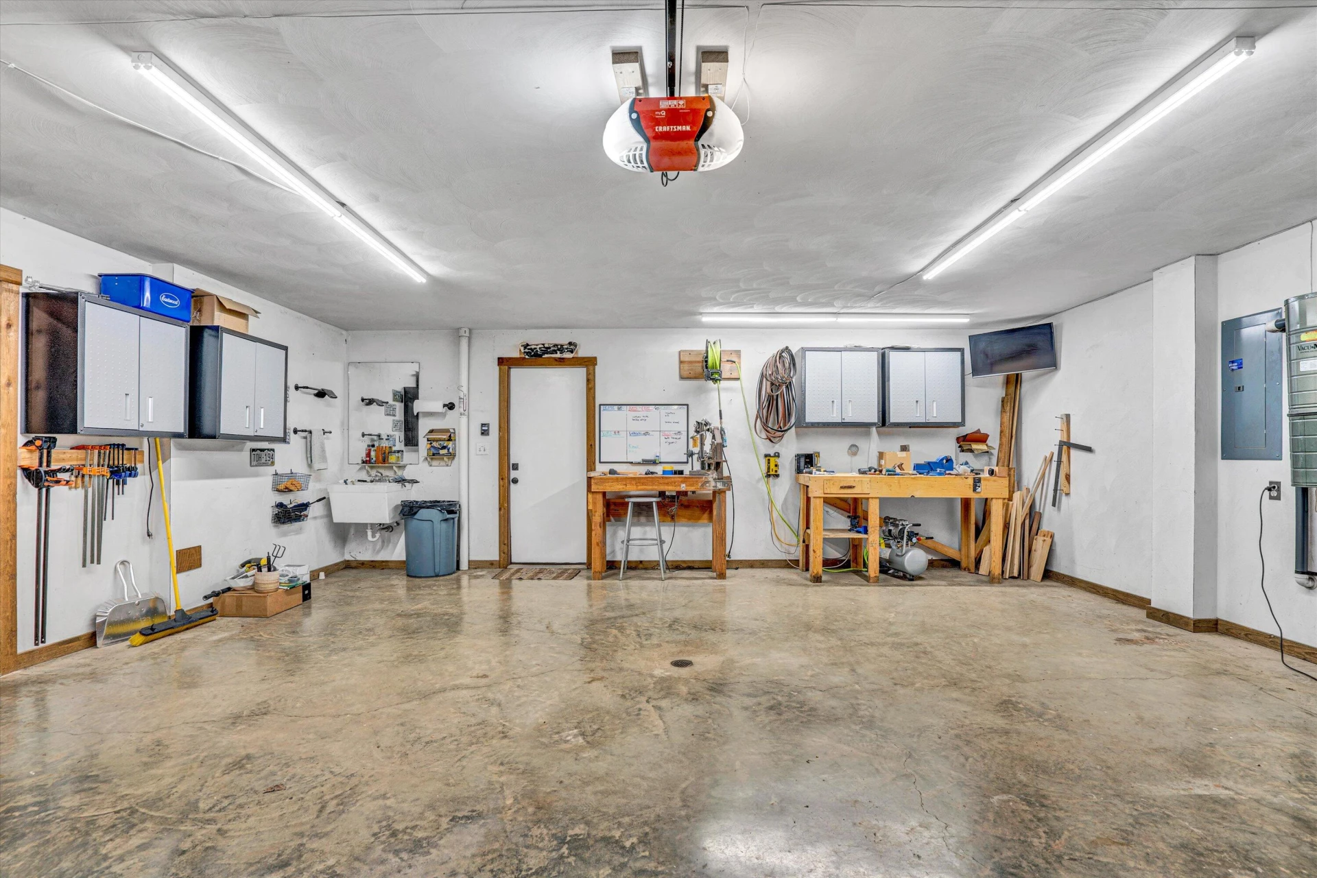 1033 Hickory Falls RD - Photo 39