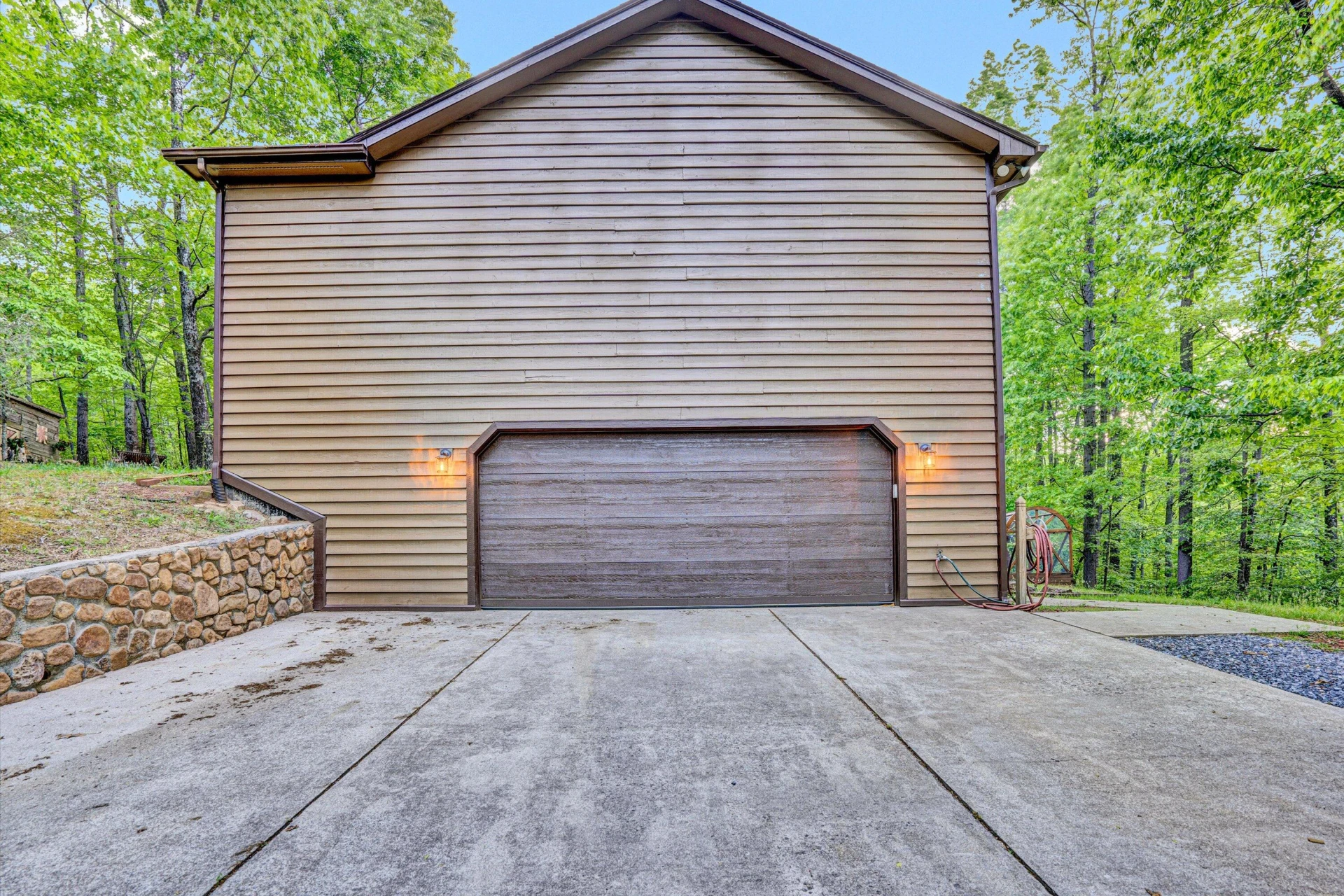 1033 Hickory Falls RD - Photo 41