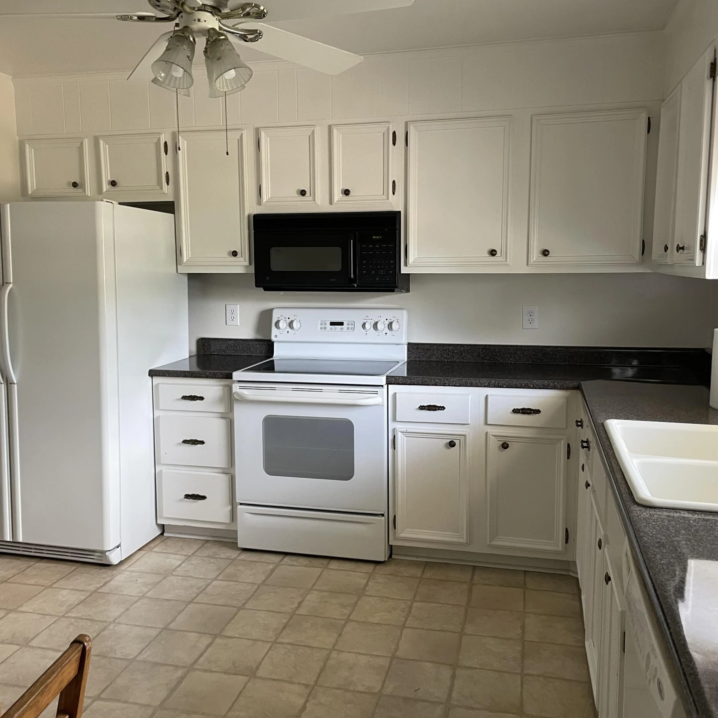 4817 Easthill DR - Photo 10