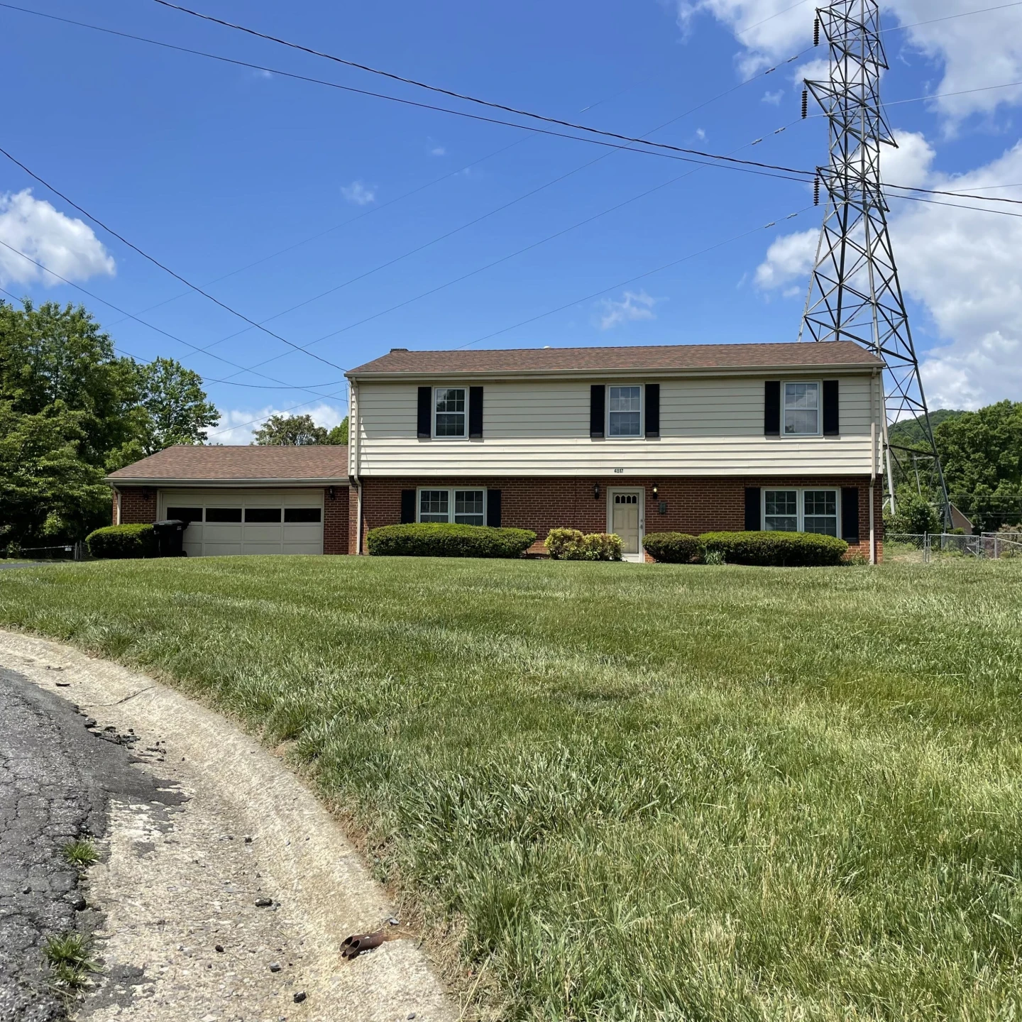 4817 Easthill DR - Photo 2