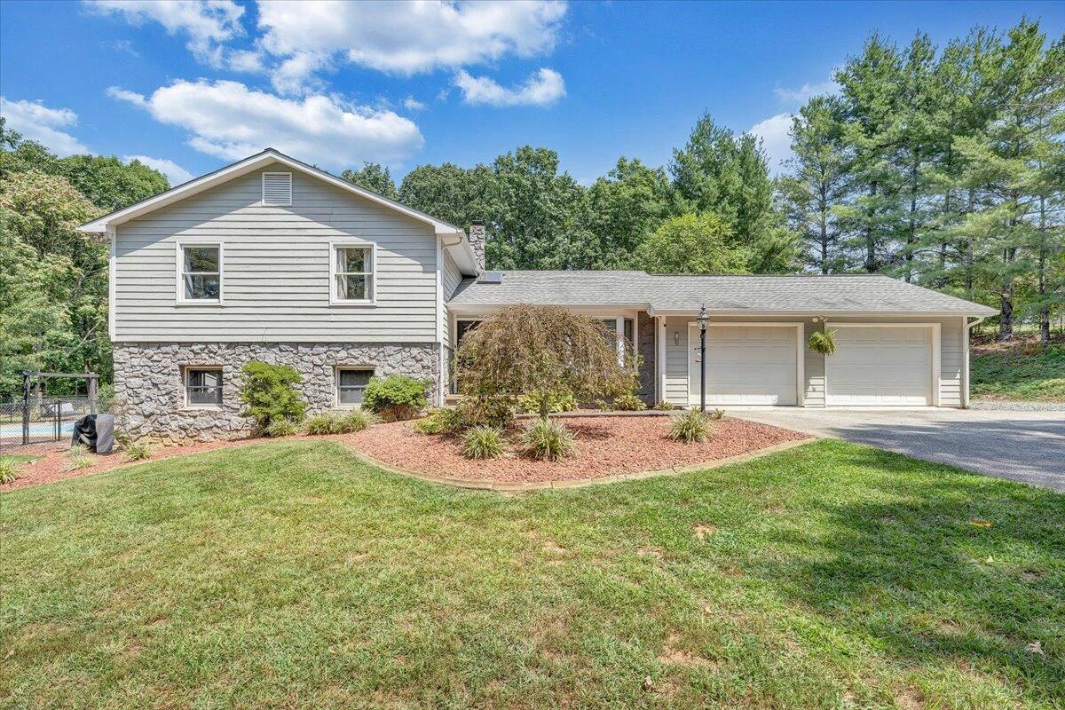 54 Farm View RD