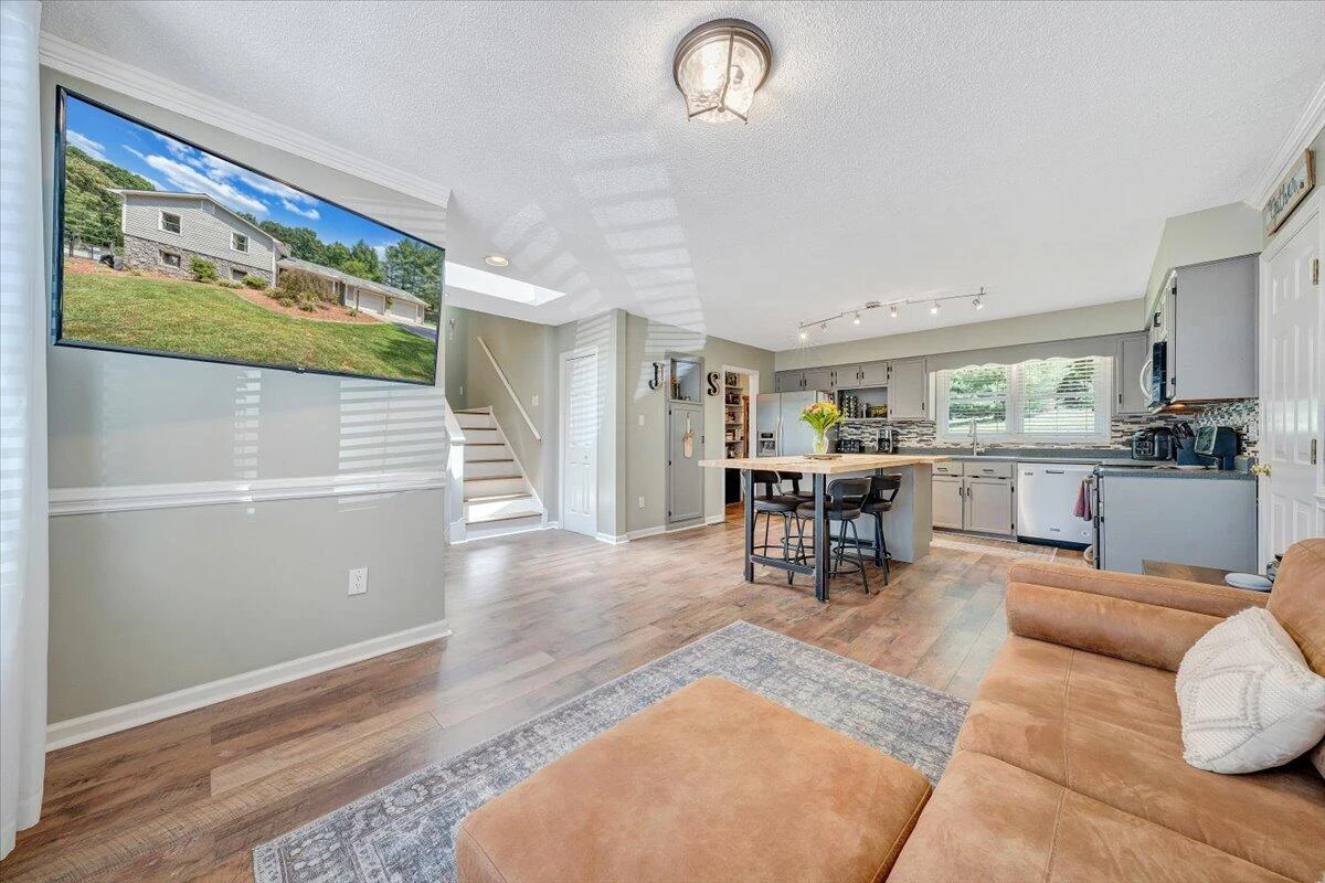 54 Farm View RD - Photo 4