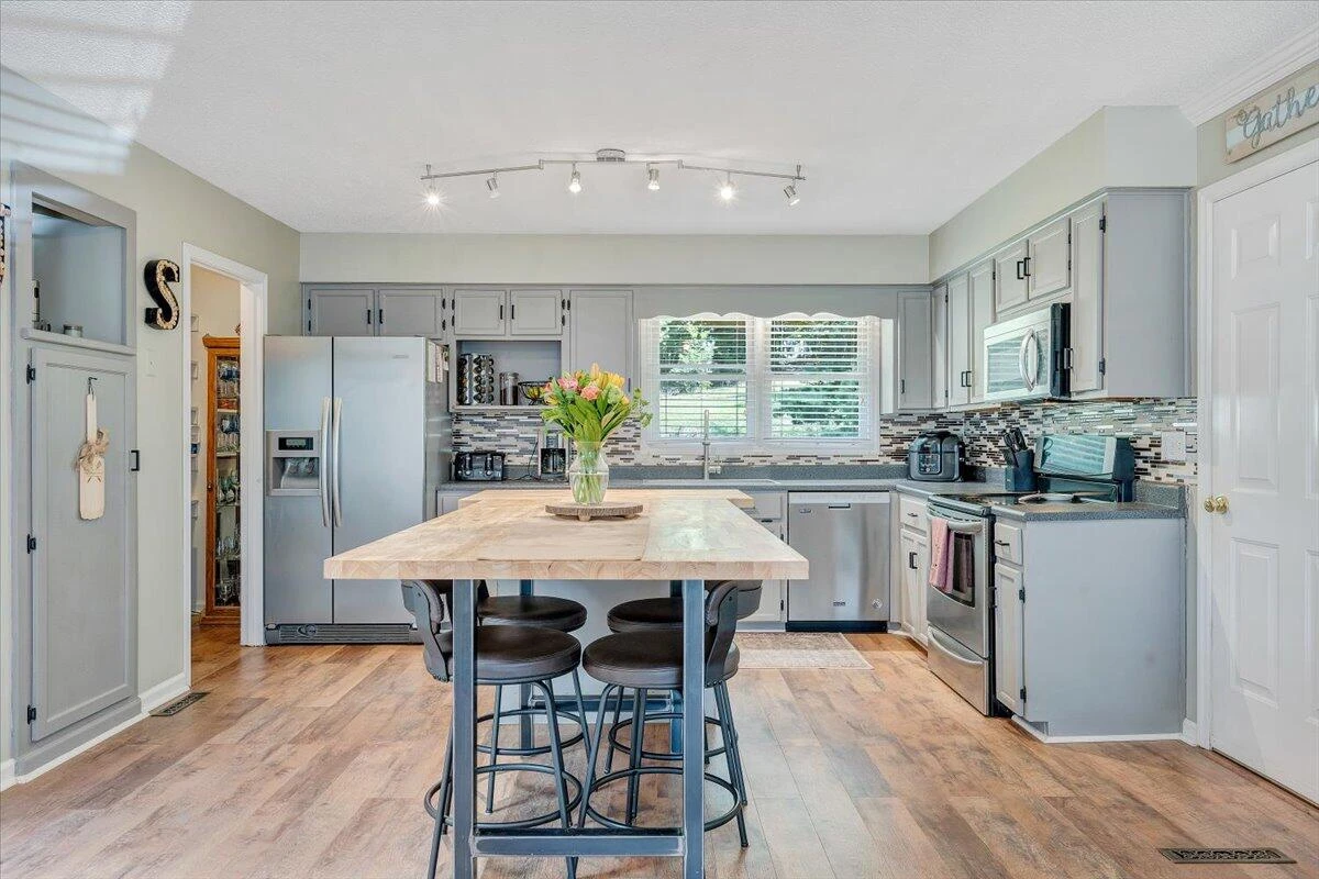 54 Farm View RD - Photo 6