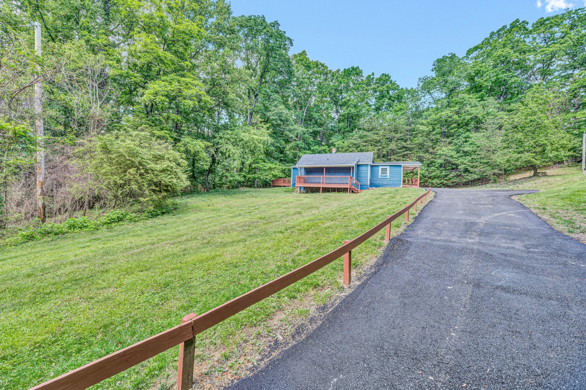 1430 Deborah LN - Photo 16