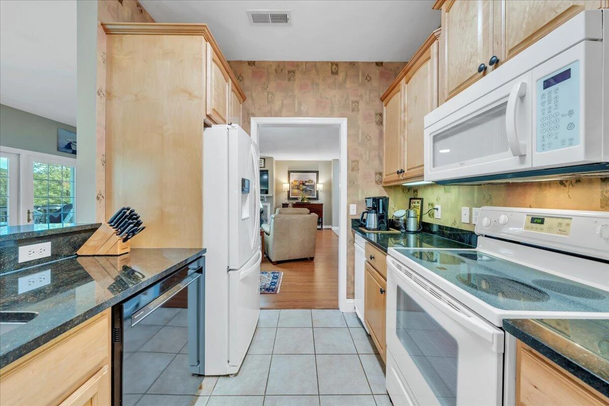 305 South Pointe Shore DR - Photo 15
