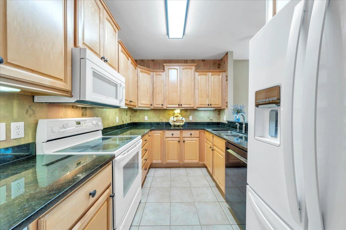 305 South Pointe Shore DR - Photo 16