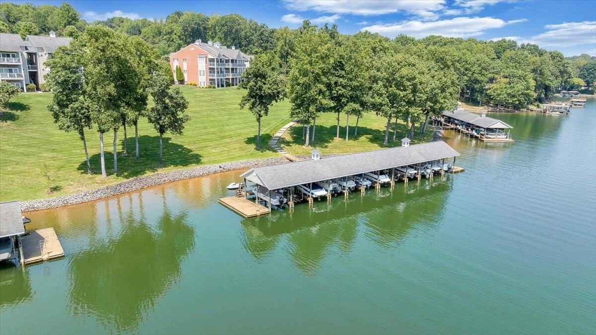 305 South Pointe Shore DR - Photo 2