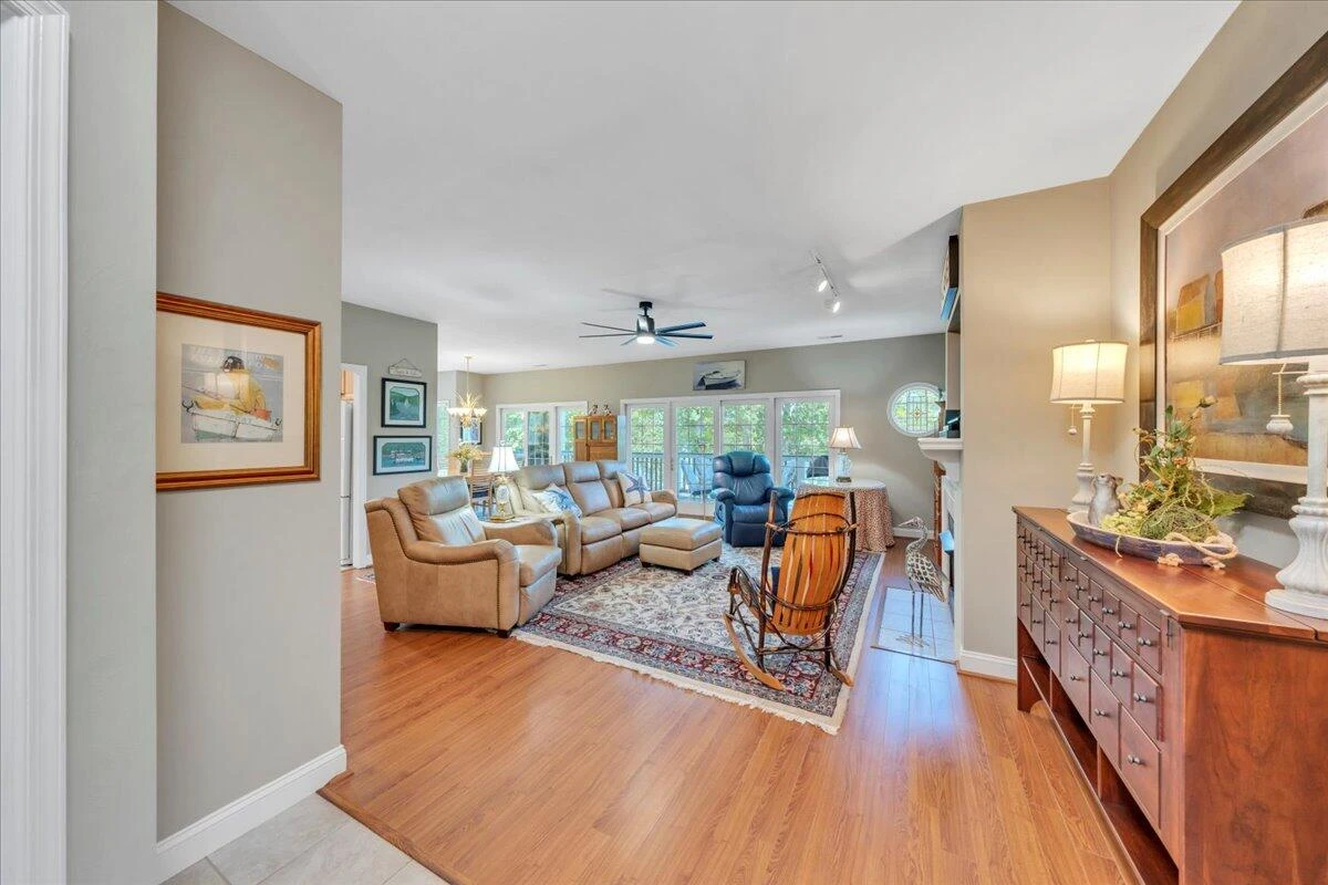 305 South Pointe Shore DR - Photo 32