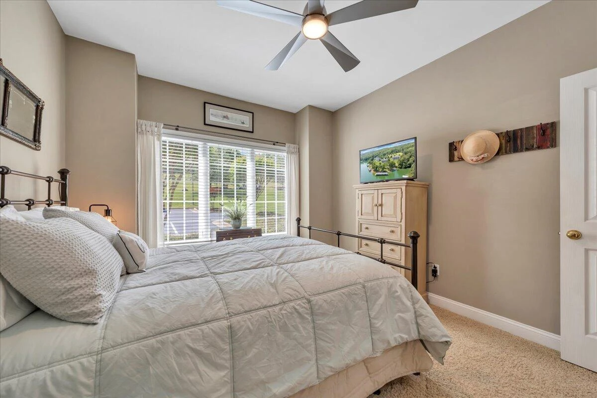 305 South Pointe Shore DR - Photo 6