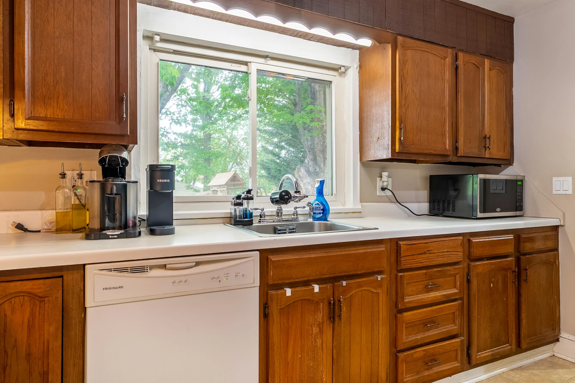 2535 Vancouver DR - Photo 18