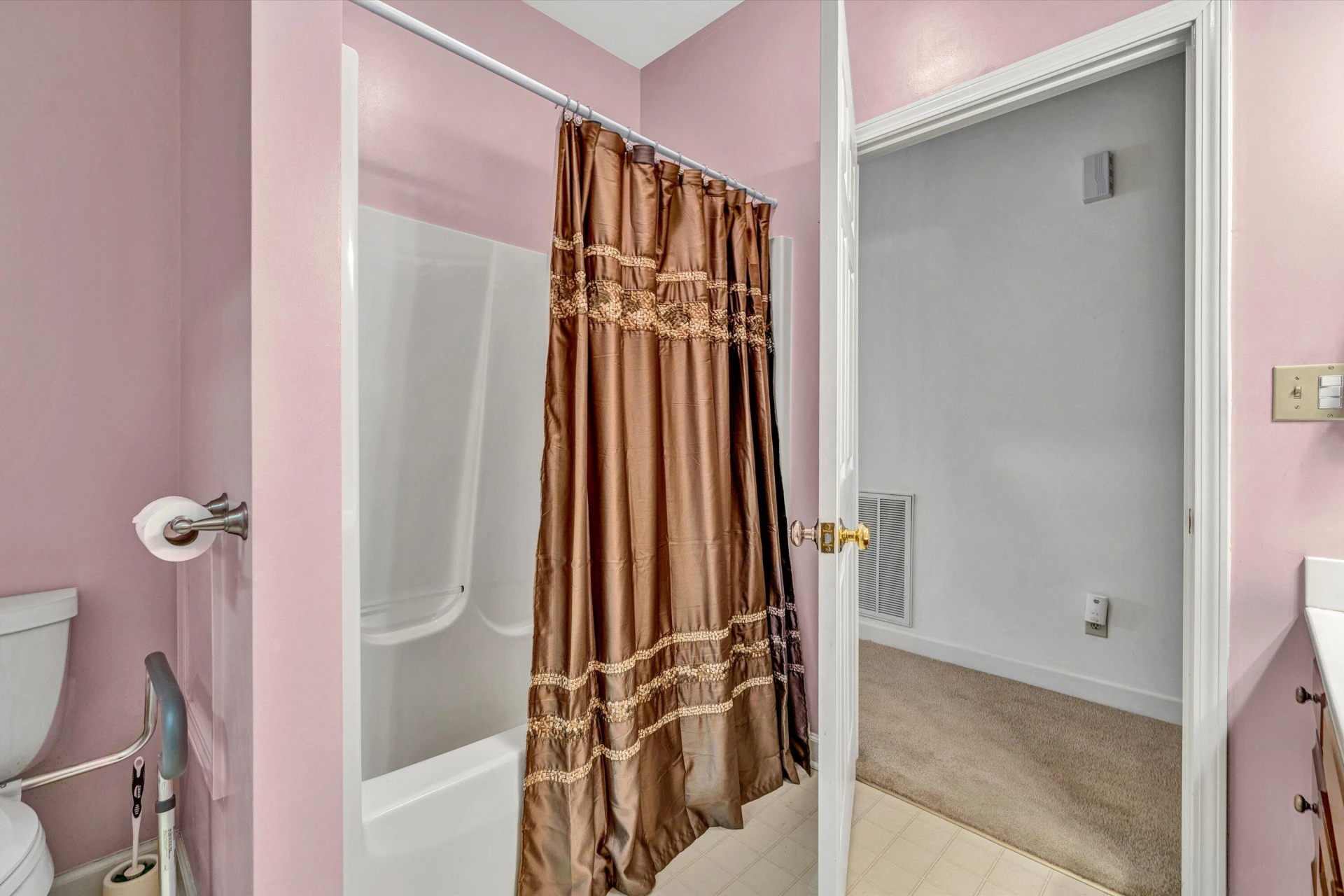 3382 Laurel CIR - Photo 13