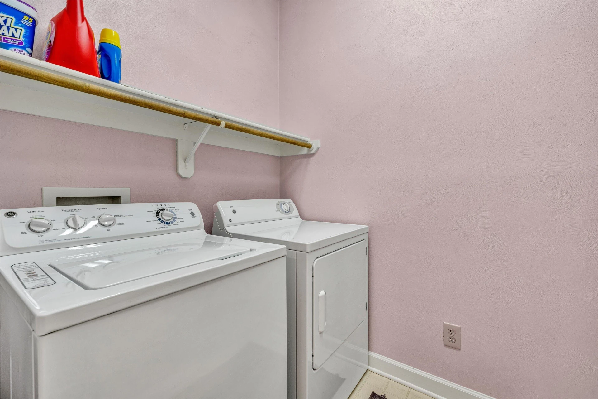 3382 Laurel CIR - Photo 14