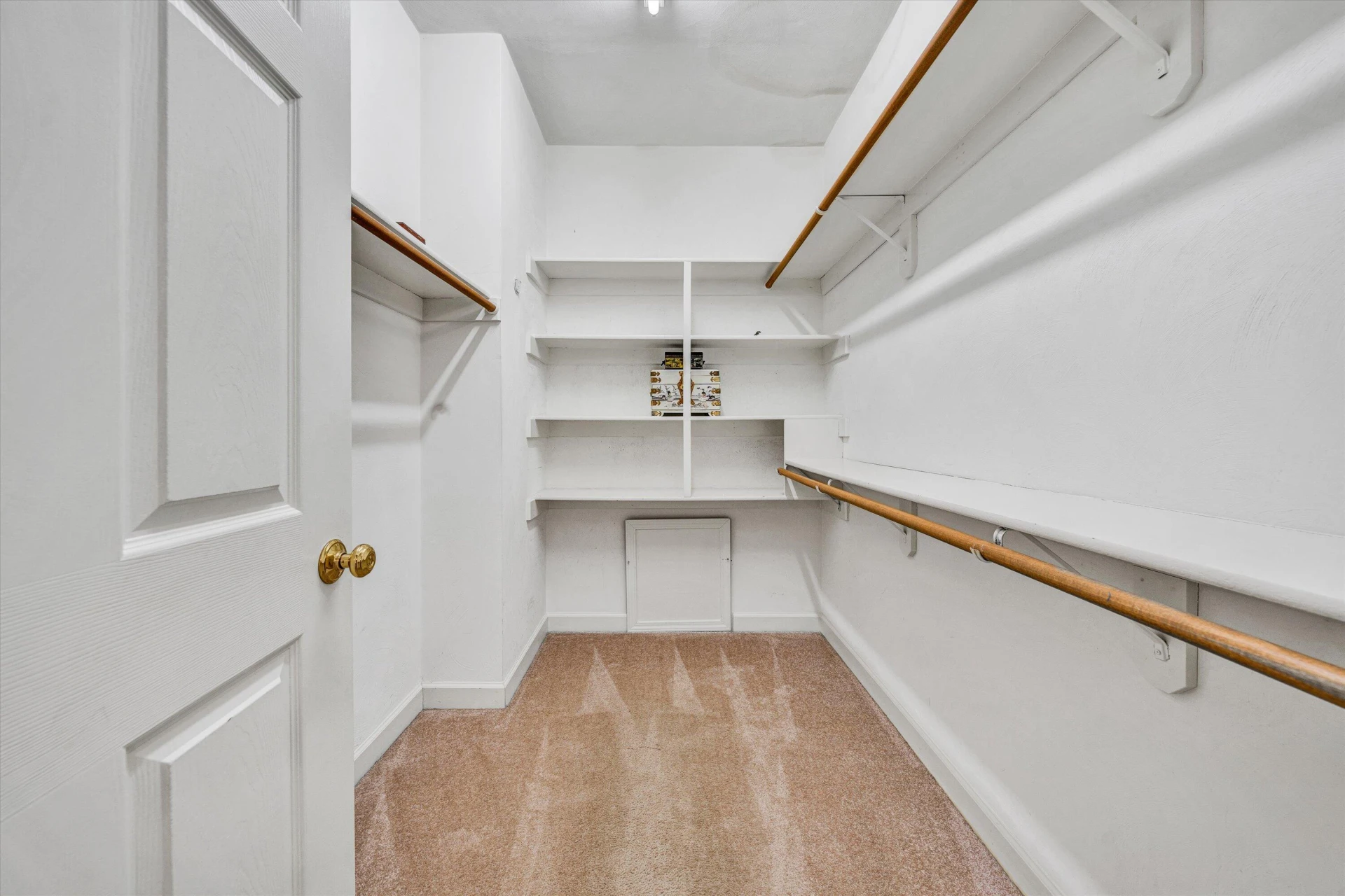 3382 Laurel CIR - Photo 18