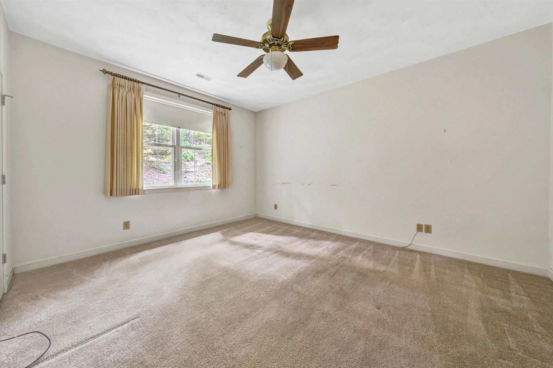 3382 Laurel CIR - Photo 19