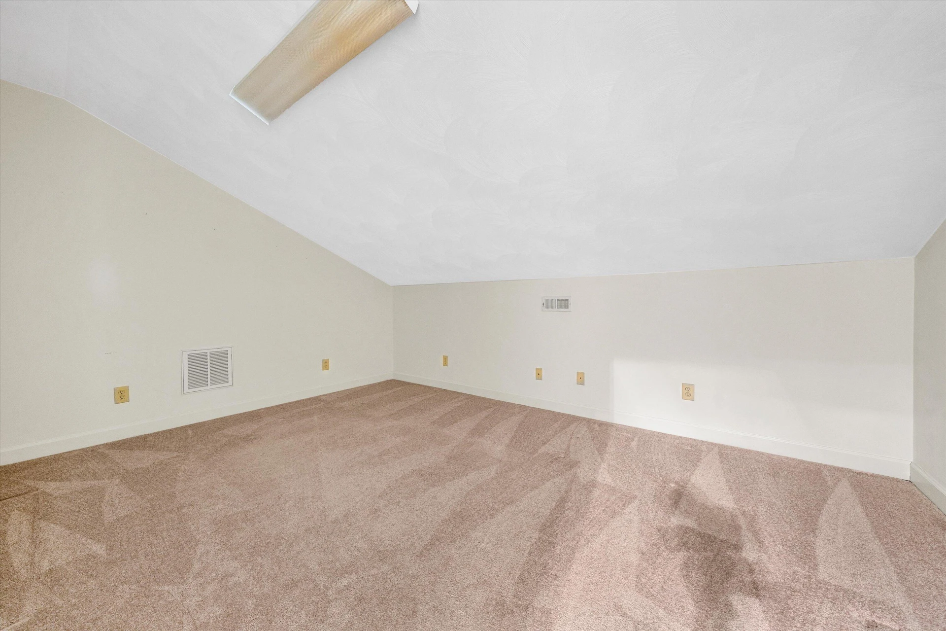 3382 Laurel CIR - Photo 20
