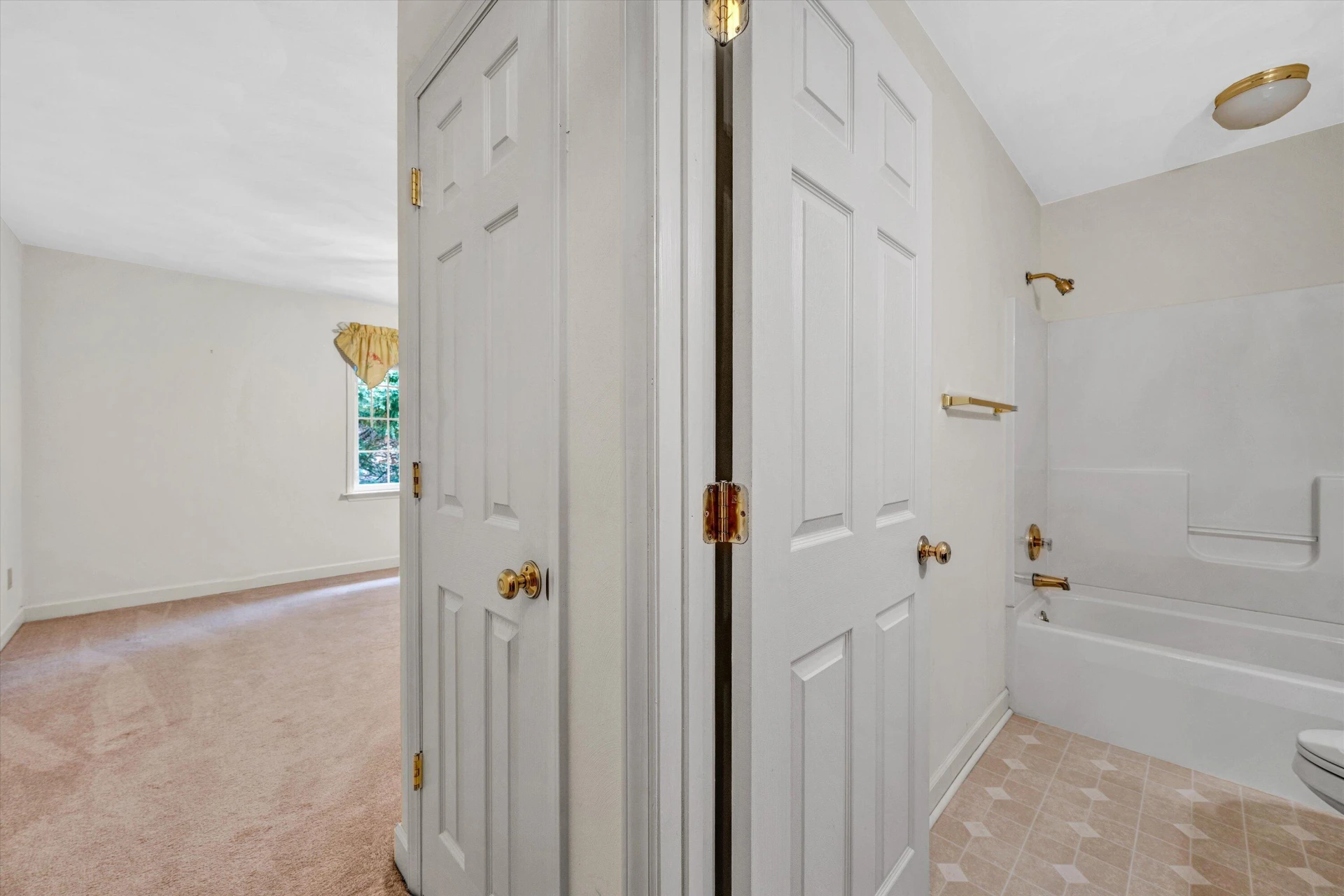 3382 Laurel CIR - Photo 21