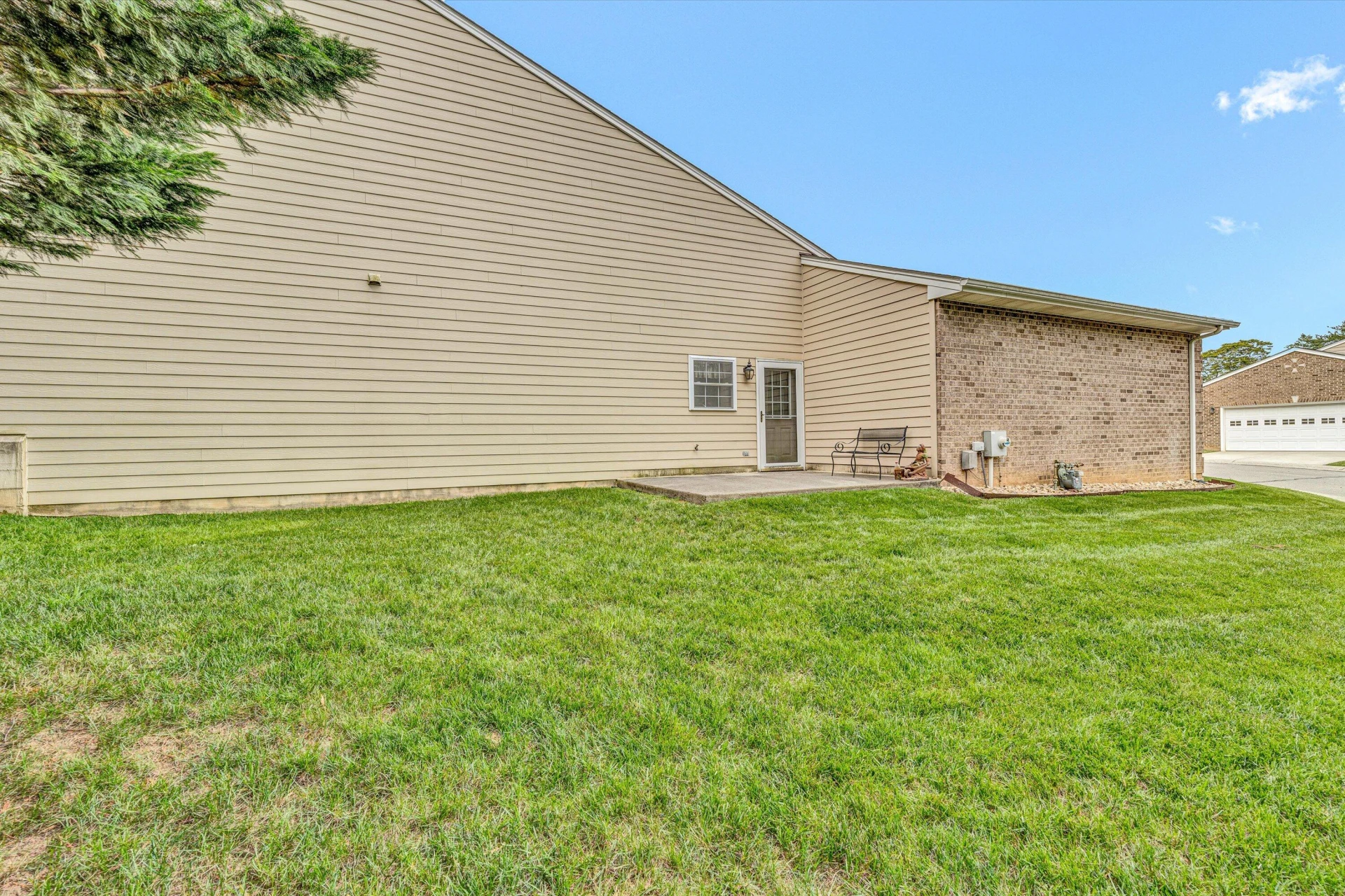 3382 Laurel CIR - Photo 26