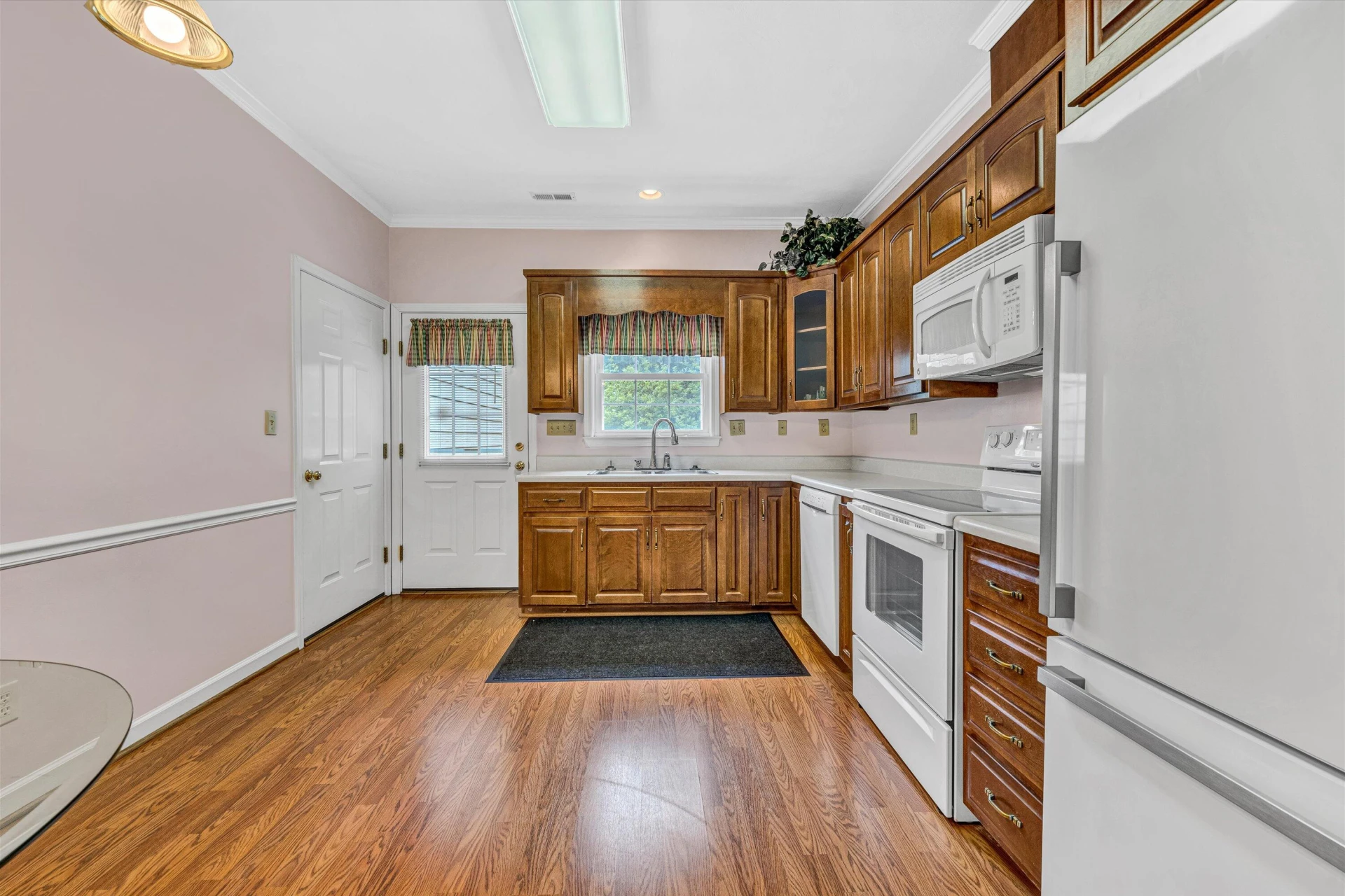 3382 Laurel CIR - Photo 9