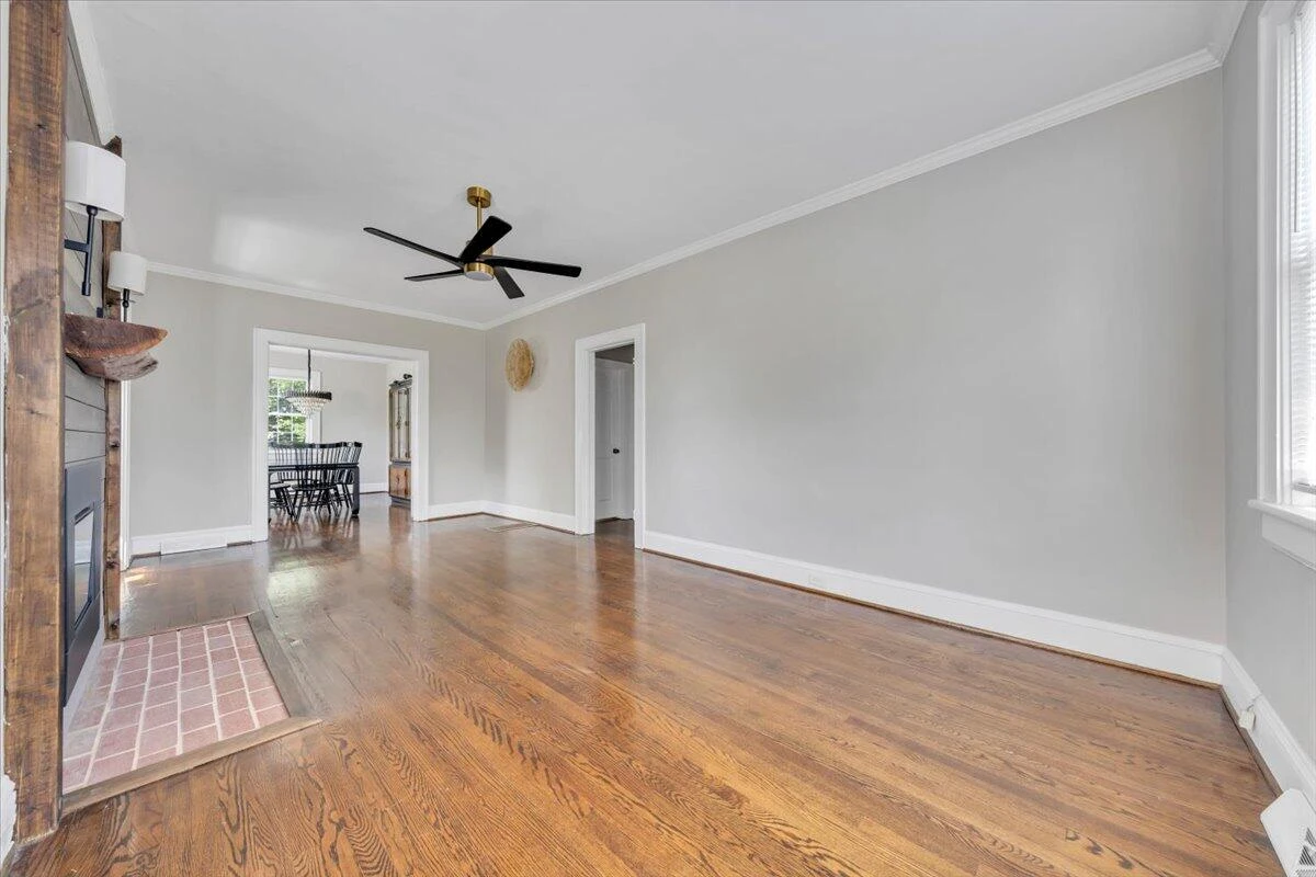 3127 Woodlawn AVE - Photo 14