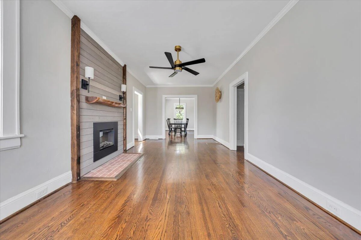 3127 Woodlawn AVE - Photo 15