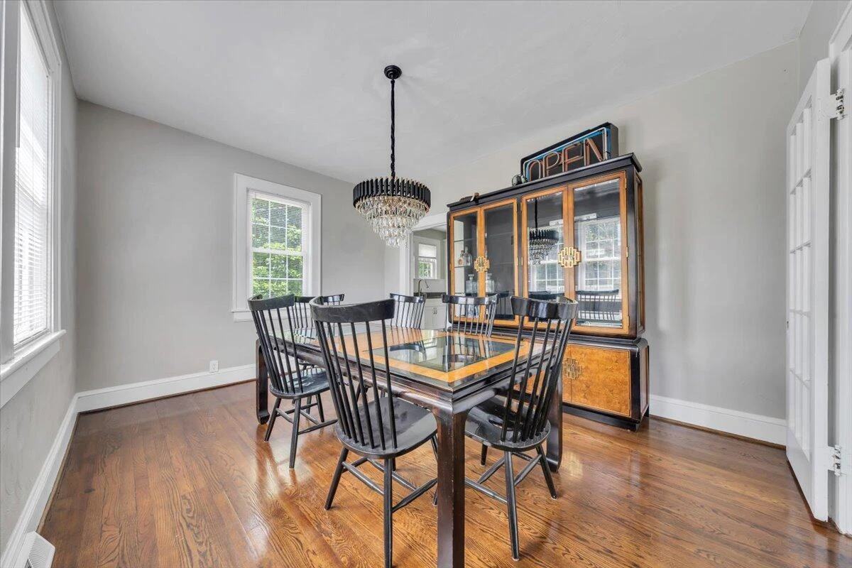 3127 Woodlawn AVE - Photo 17
