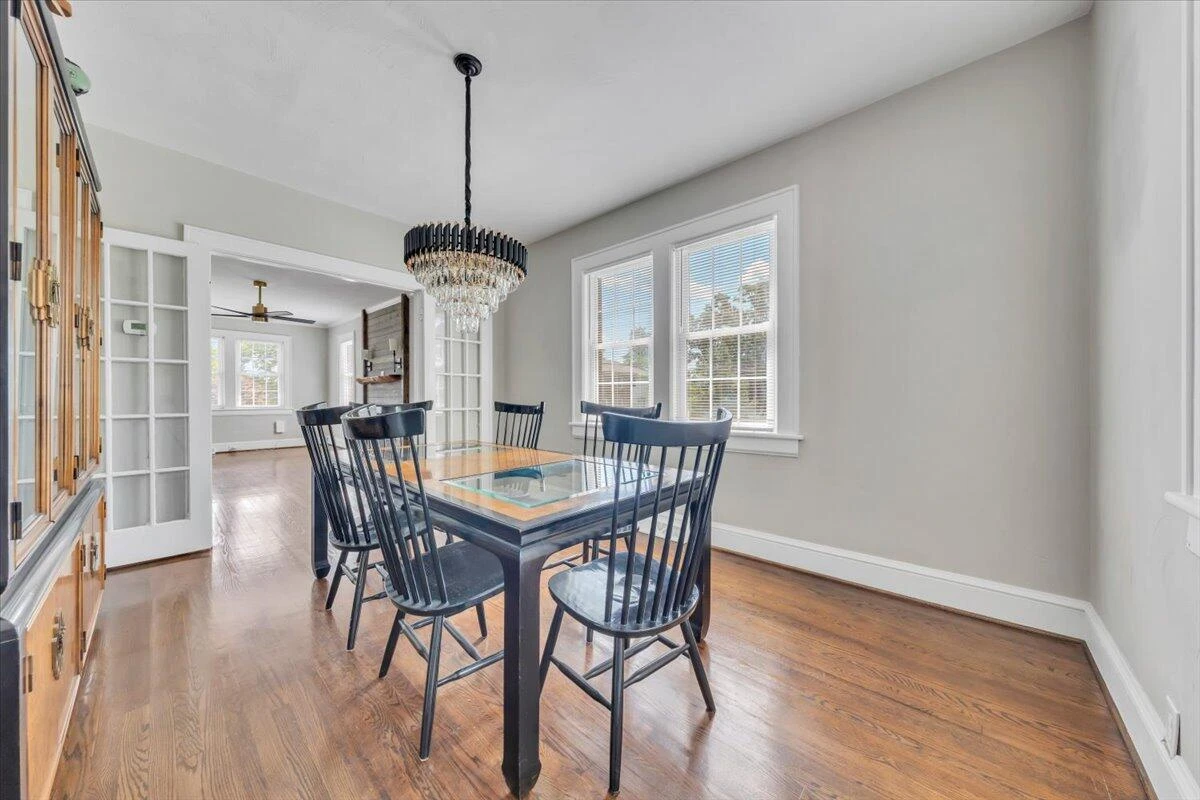 3127 Woodlawn AVE - Photo 19