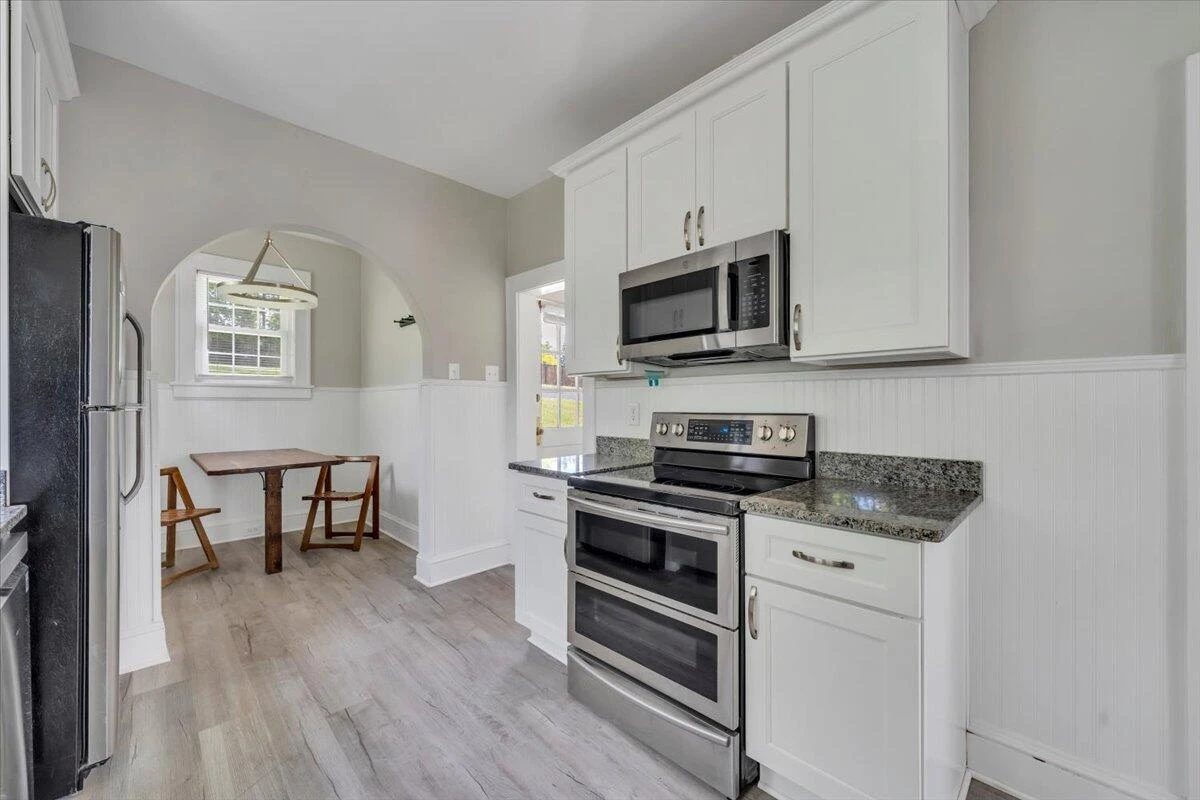 3127 Woodlawn AVE - Photo 22