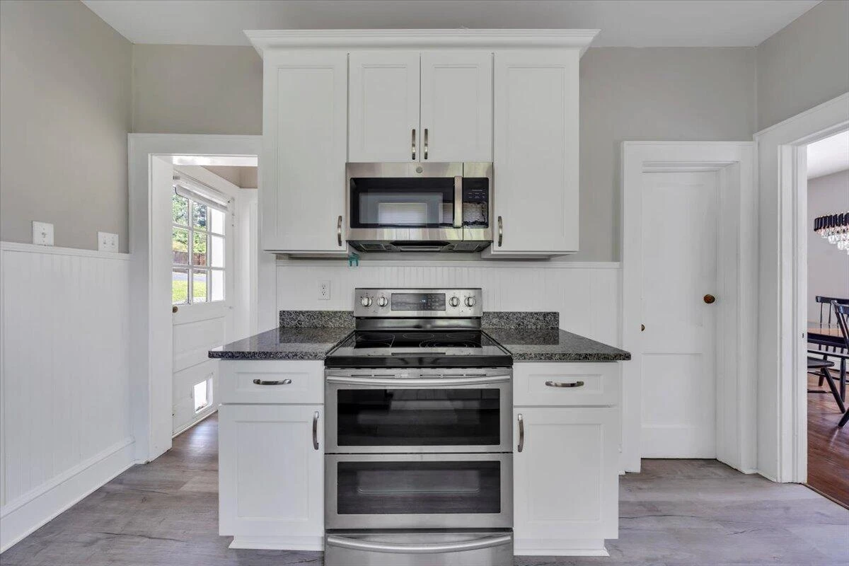 3127 Woodlawn AVE - Photo 26