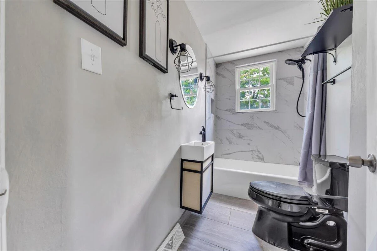 3127 Woodlawn AVE - Photo 31