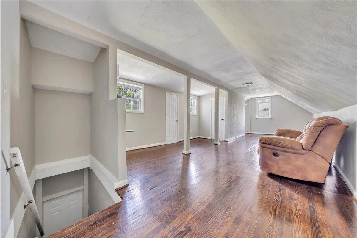3127 Woodlawn AVE - Photo 35