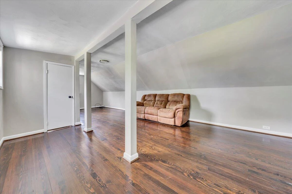 3127 Woodlawn AVE - Photo 37