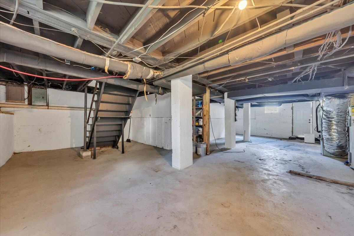 3127 Woodlawn AVE - Photo 44