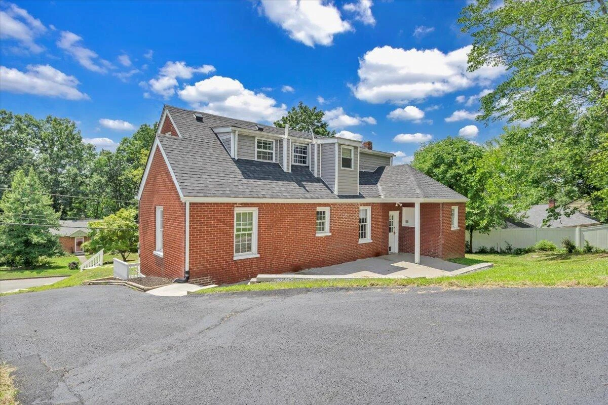 3127 Woodlawn AVE - Photo 50