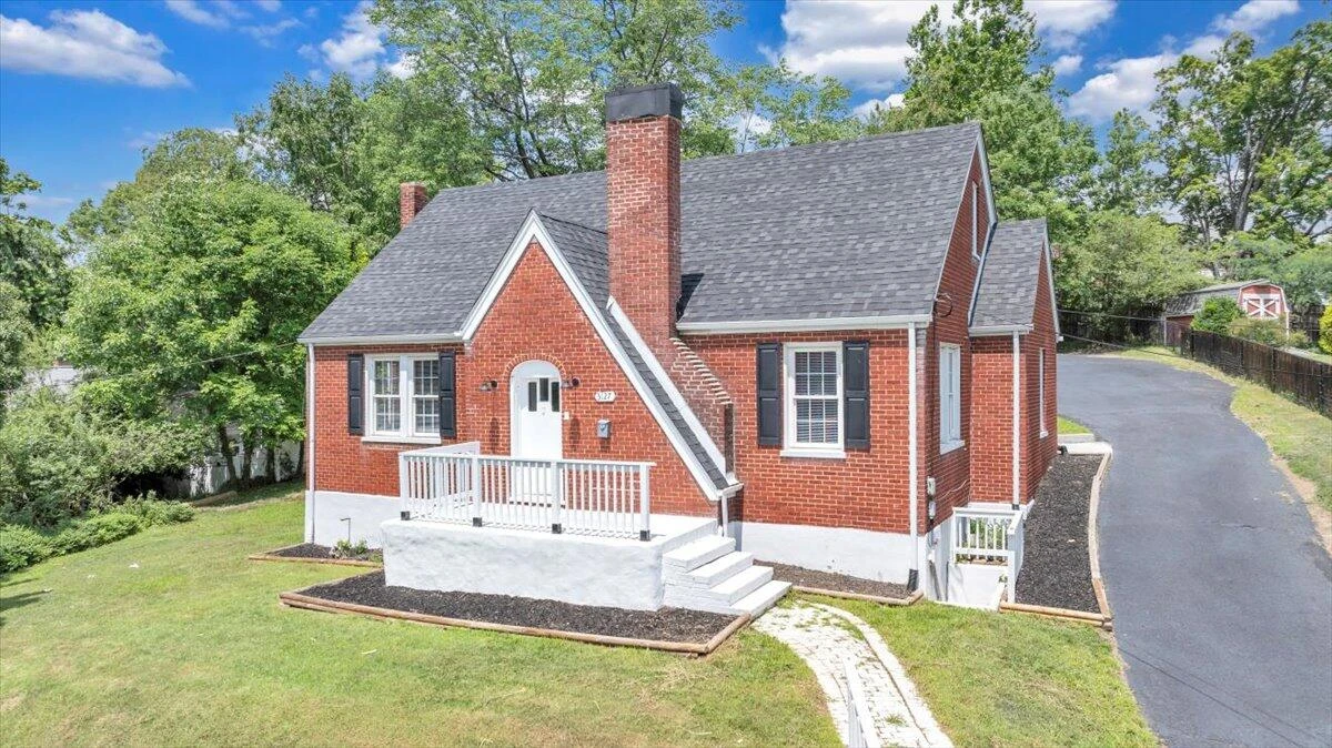 3127 Woodlawn AVE - Photo 53