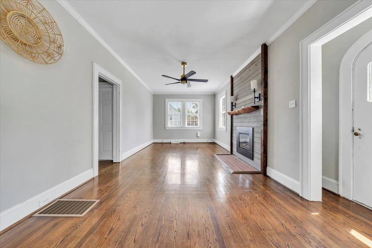 3127 Woodlawn AVE - Photo 10