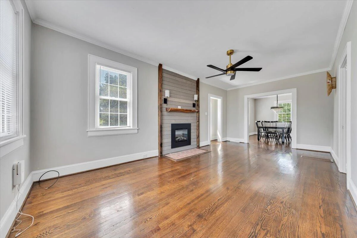 3127 Woodlawn AVE - Photo 13