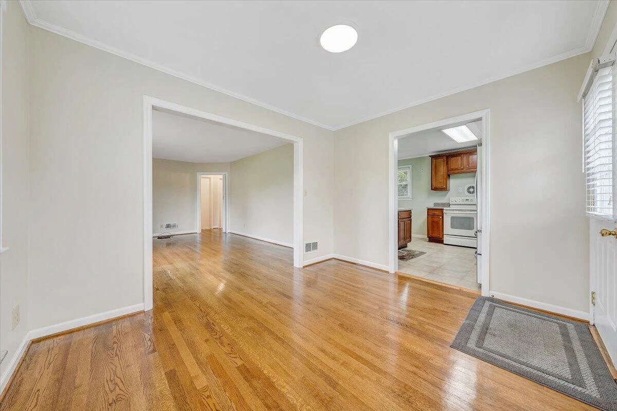 1168 Vivian AVE - Photo 10