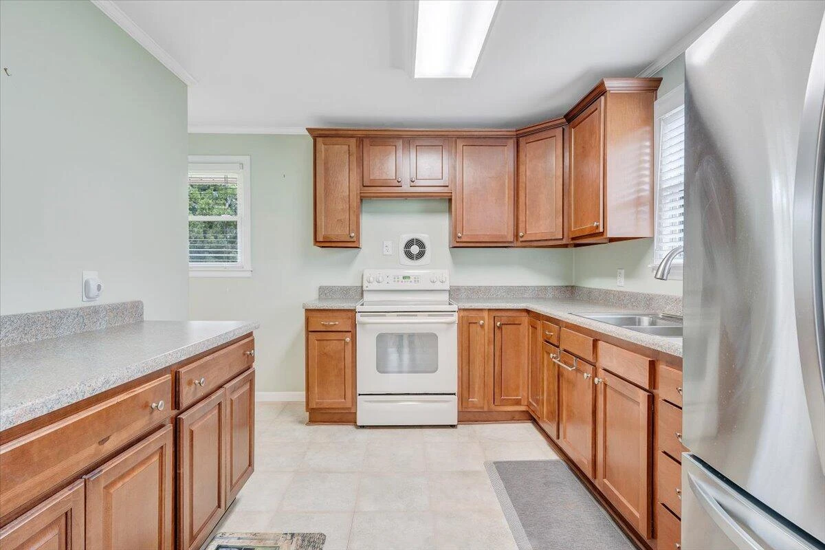 1168 Vivian AVE - Photo 11