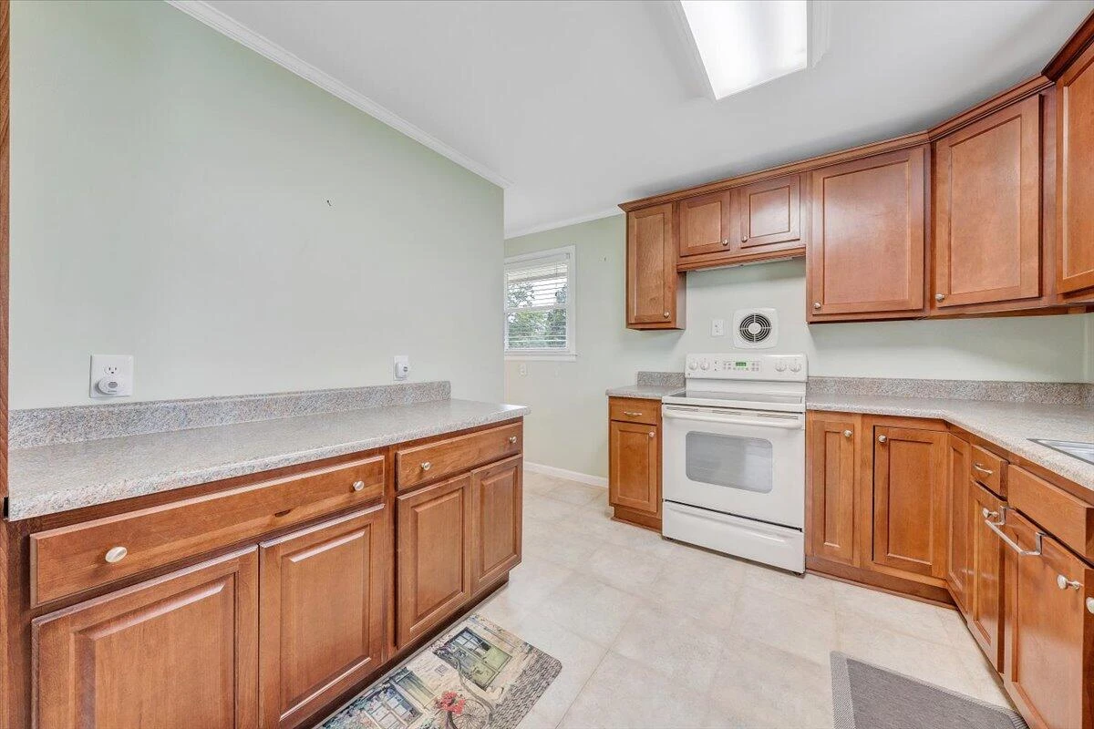 1168 Vivian AVE - Photo 12
