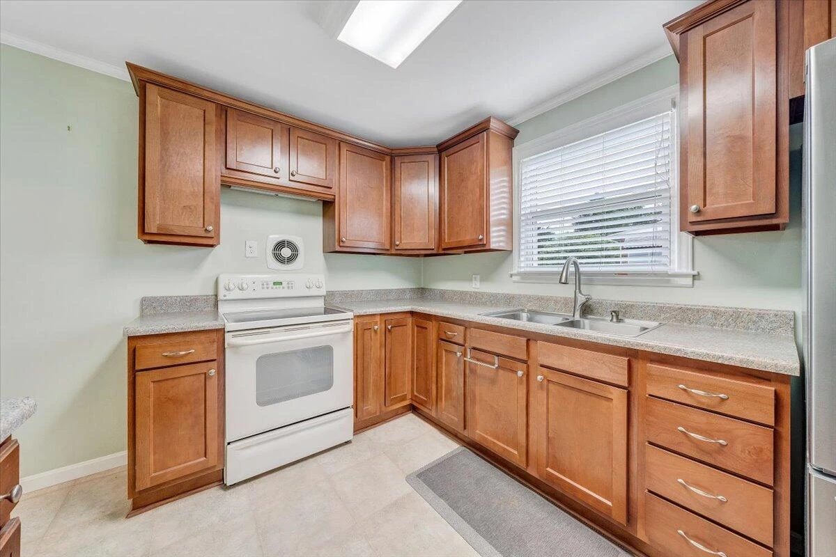 1168 Vivian AVE - Photo 13