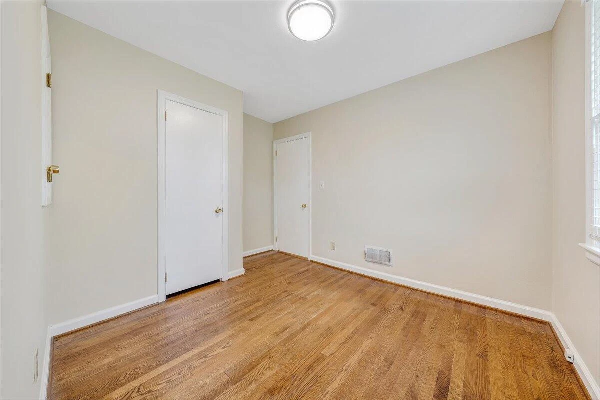 1168 Vivian AVE - Photo 18