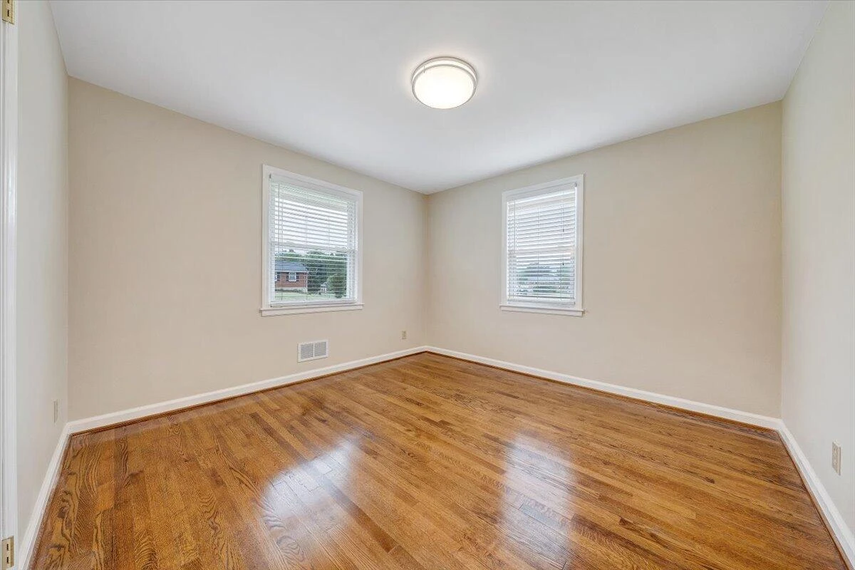 1168 Vivian AVE - Photo 20