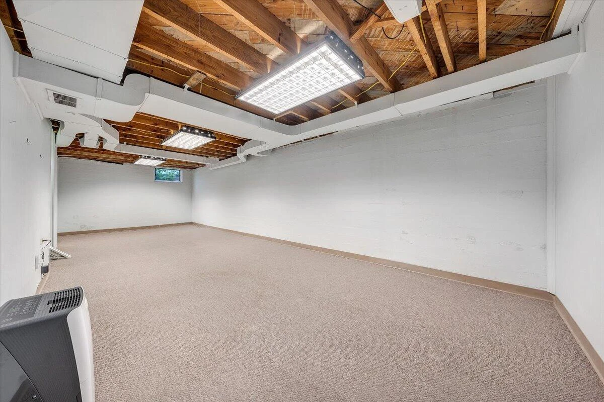 1168 Vivian AVE - Photo 26