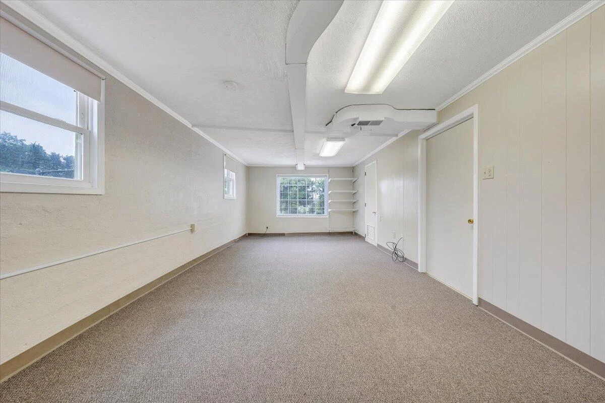 1168 Vivian AVE - Photo 30