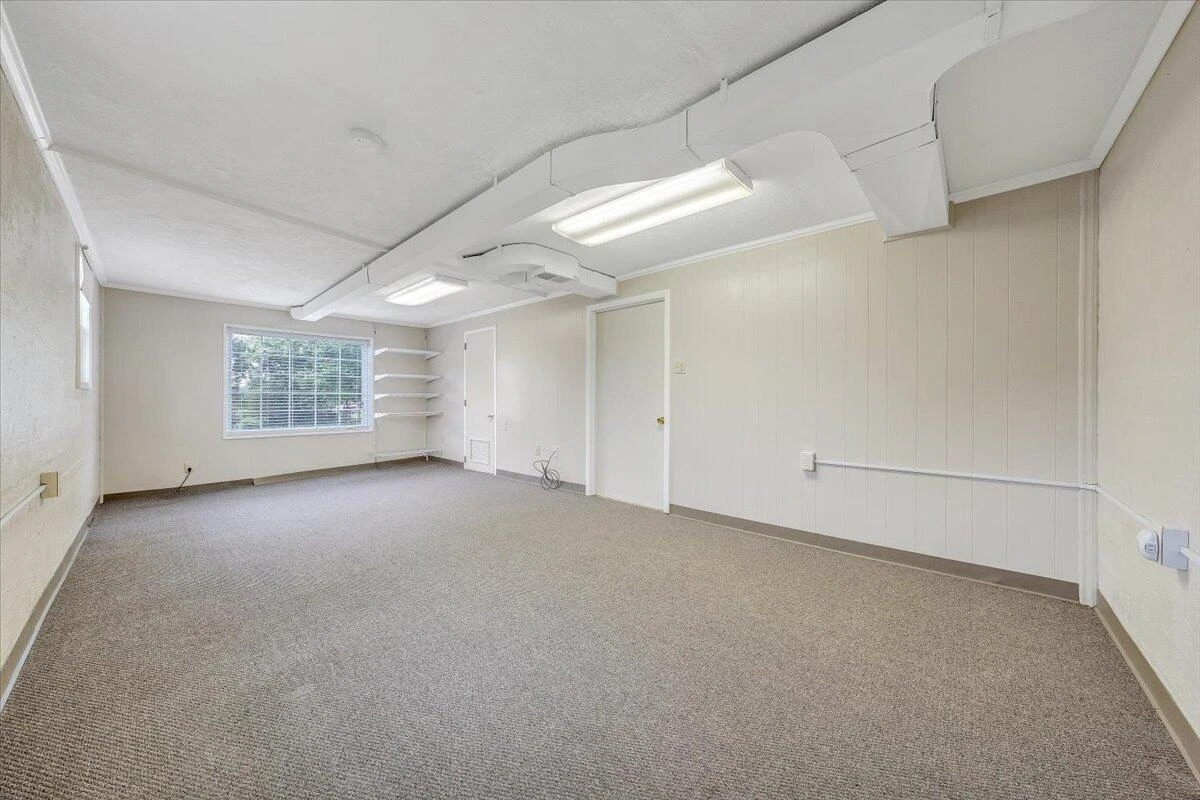 1168 Vivian AVE - Photo 31