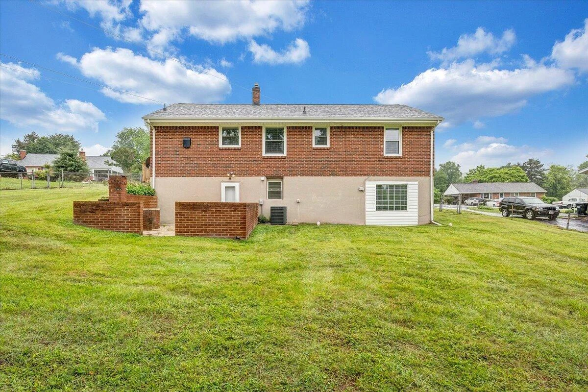1168 Vivian AVE - Photo 44